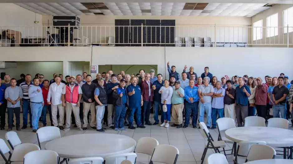 Presenta Alfredo Álvarez Plan Maestro a líderes vecinales y transportistas en Tijuana