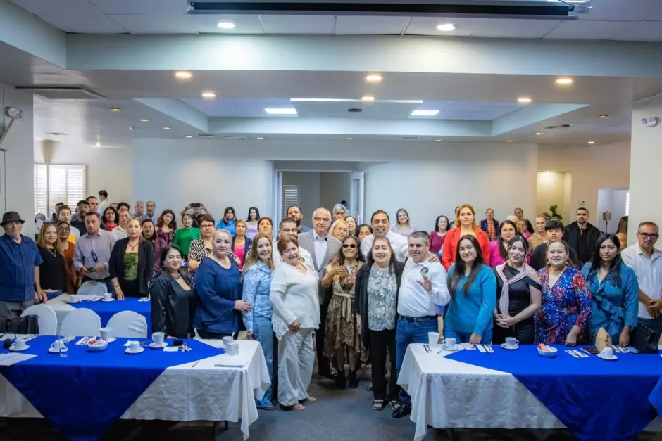 Asiste Alfredo Álvarez al encuentro "Yo Soy Rosarito"