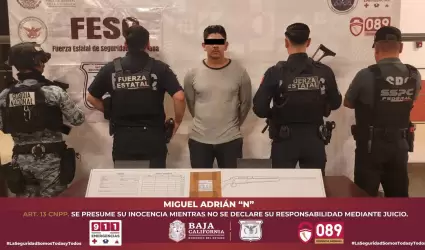 Detienen a hombre armado que circulaba en veh�culo con estrobos en Tijuana