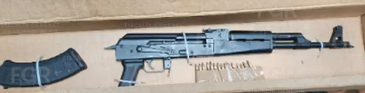 Vinculan a proceso a hombre detenido con armas, cartuchos y droga en Ensenada