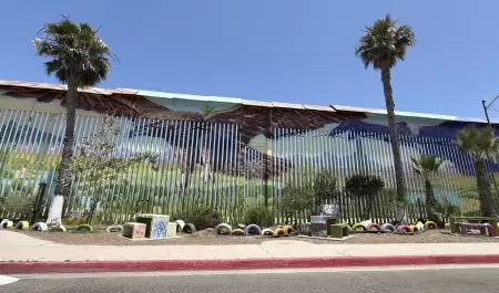 Activistas exigen restaurar jard�n binacional da�ado en playas de Tijuana