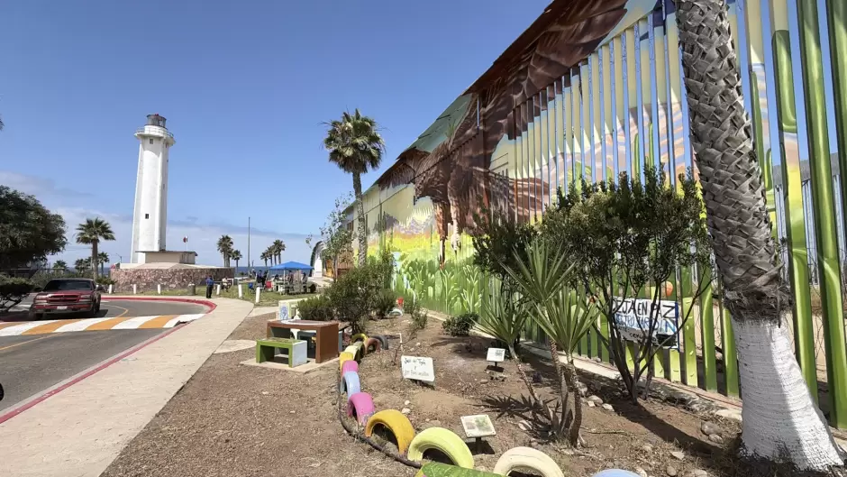 Activistas exigen restaurar jard�n binacional da�ado en playas de Tijuana