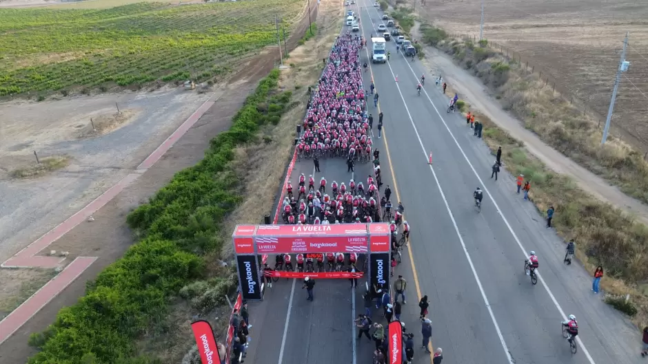 Arranque del Desafío Ensenada by La Vuelta