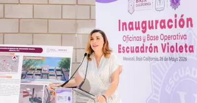 Gobernadora Marina del Pilar inaugura nuevo edificio del Escuadr�n Violeta en Me