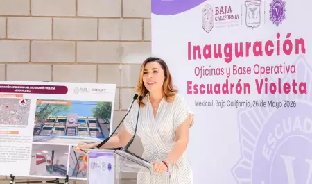 Gobernadora Marina del Pilar inaugura nuevo edificio del Escuadr�n Violeta en Me