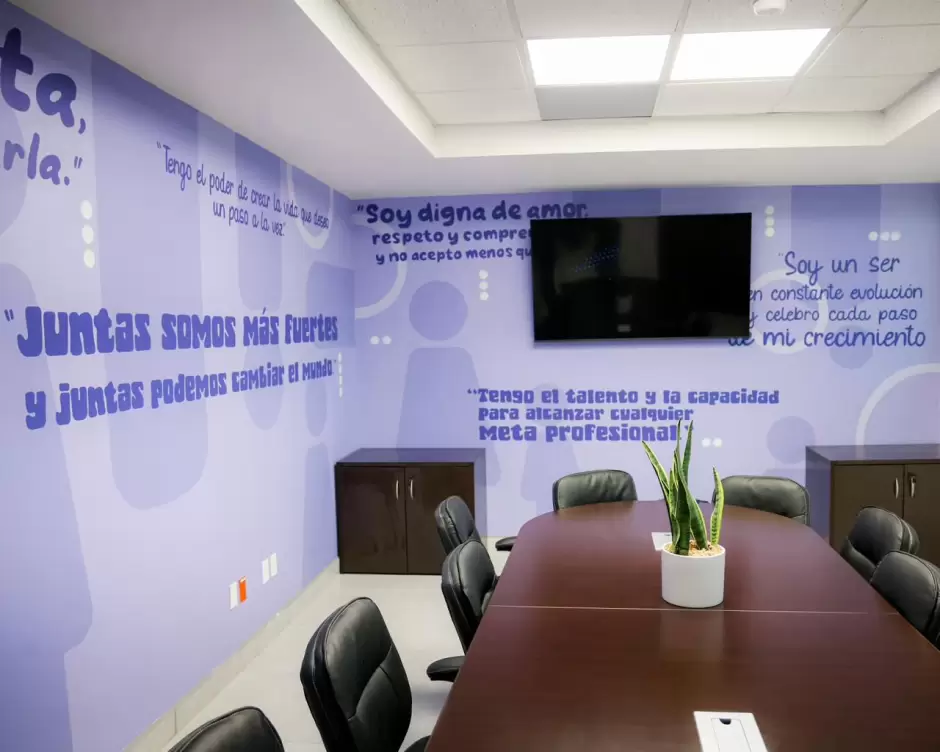 Gobernadora Marina del Pilar inaugura nuevo edificio del Escuadr�n Violeta en Mexicali