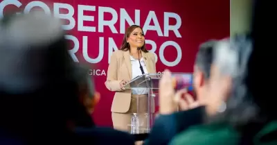Claudia Agat�n