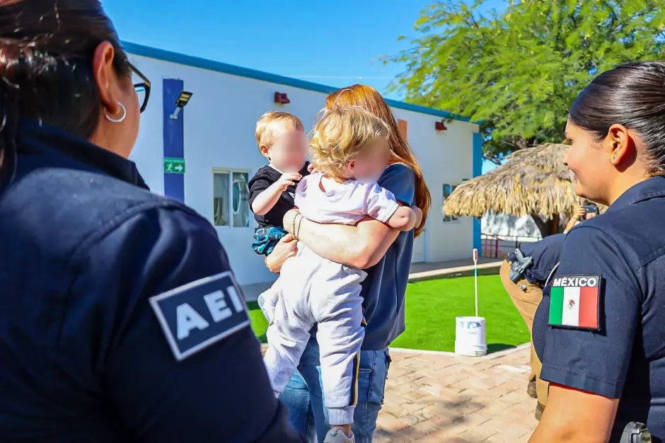 FGE reúne a madre con sus hijos tras localizarlos en San Felipe por Alerta Amber Internacional