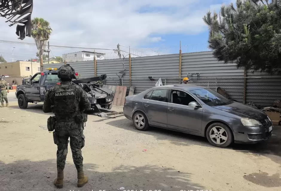 Marina participa en cateos y asegura droga, armas y vehículos en Baja California