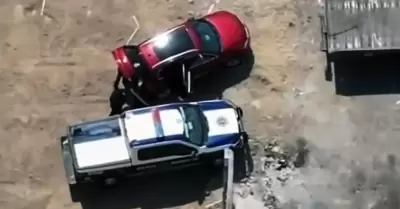 Polic�as grabados moviendo paquetes en veh�culos no cometieron il�cito; fue un a