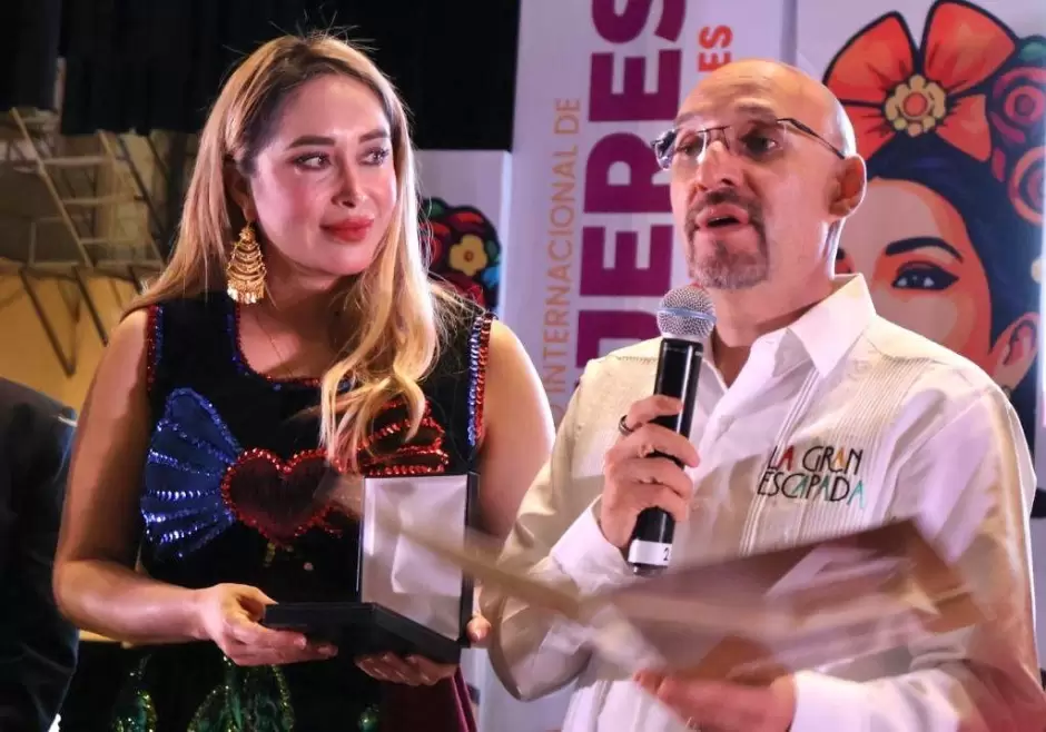 Reconocen a Teresita Balderas con galard�n nacional por liderazgo y trayectoria.