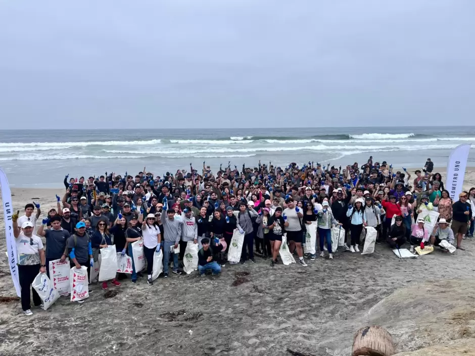 Retiran m�s de una tonelada de basura en playas de Tijuana