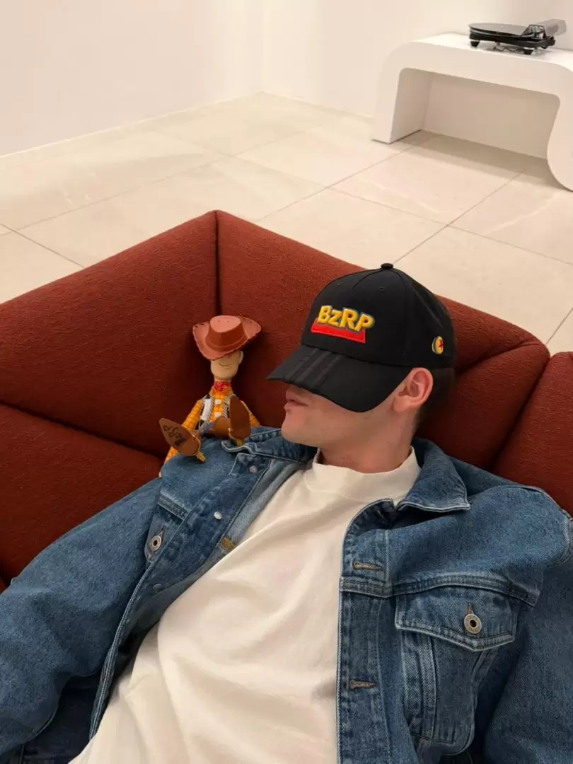 ¡Bizarrap llega a Toy Story 5 de Disney y Pixar!