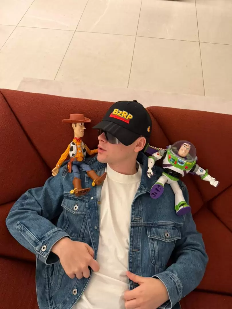 ¡Bizarrap llega a Toy Story 5 de Disney y Pixar!