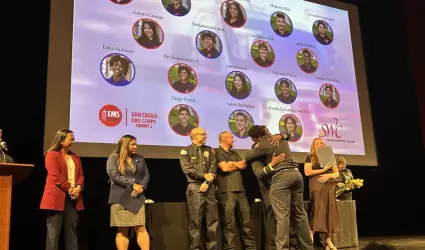 Se grad�an 17 j�venes del programa EMS Corps del Condado de San Diego