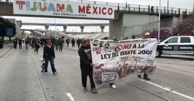CNTE llev� protesta a la frontera y cerraron acceso a M�xico por El Chaparral