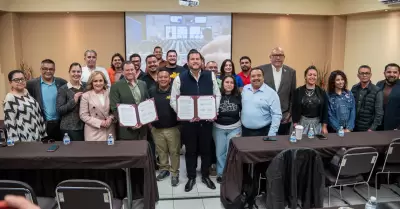 Firma Burgue�o convenio con sindicato de radiodifusi�n, televisi�n y telecomunic