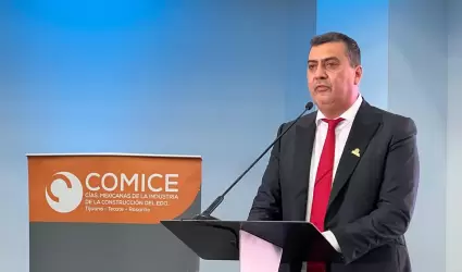 Toma protesta Julio C�sar Ur�as como presidente de COMICE TTR