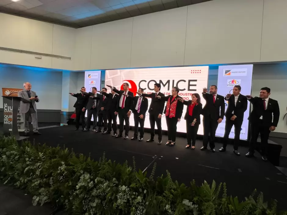 Toma protesta Julio César Urías como presidente de COMICE TTR