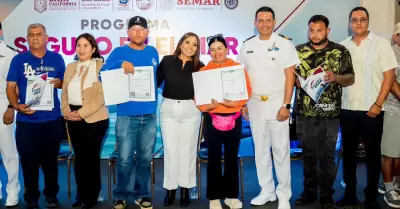 Entrega de constancias a 136 pescadores que concluyeron la capacitaci�n Seguro e