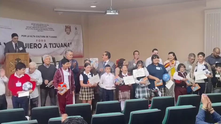 Limpieza, armonía y progreso piden para Tijuana escolares de la Zona Este