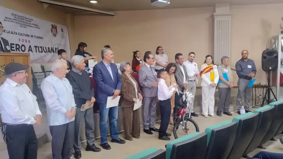 Limpieza, armonía y progreso piden para Tijuana escolares de la Zona Este