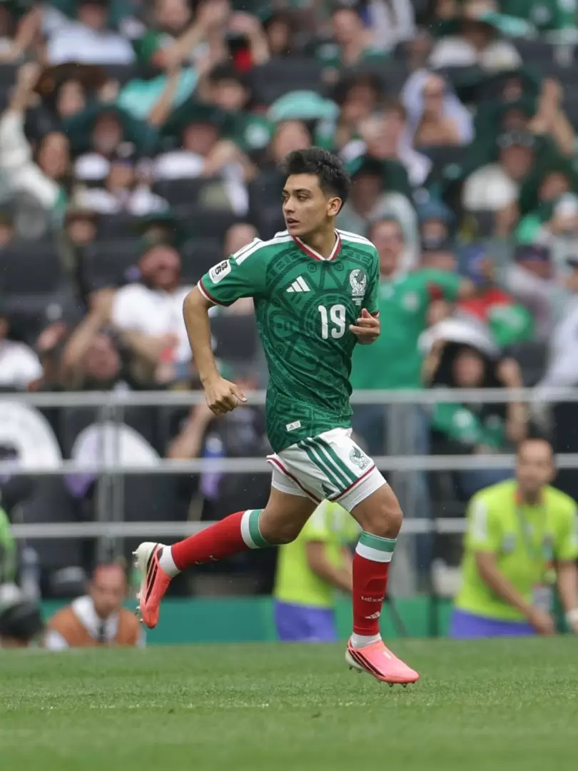 Gil Mora hace historia y debuta en el Mundial 2026 con victoria de México
