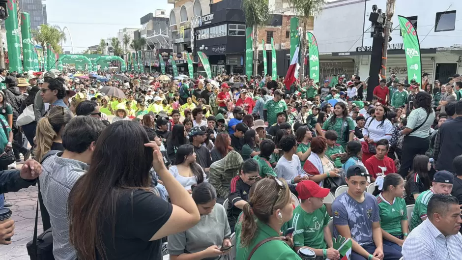 Tijuana celebra el triunfo de México en el arranque del torneo