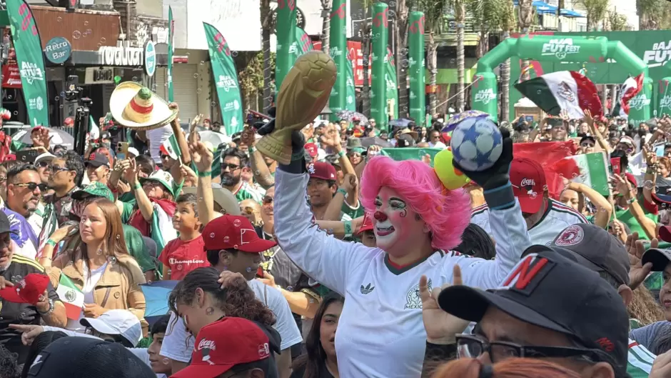Tijuana celebra el triunfo de México en el arranque del torneo