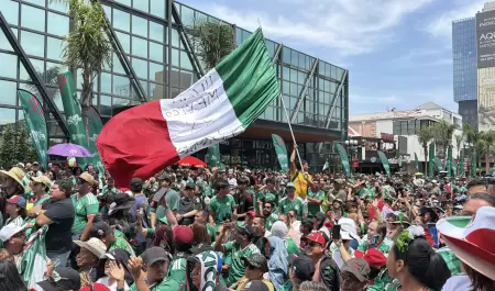 Tijuana celebra el triunfo de M�xico en el arranque del torneo