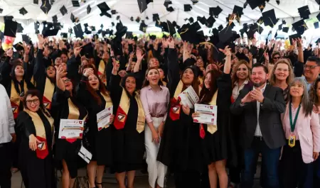 Egresa tercera generaci�n de preparatoria impulsada por Tarjeta Violeta en Baja