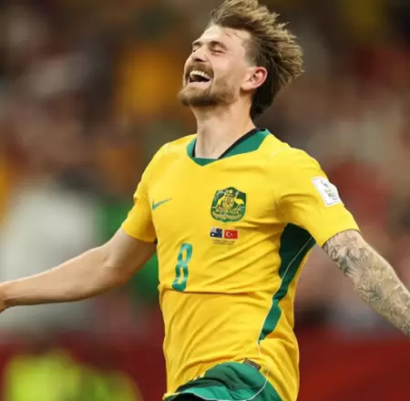 Australia debuta con victoria de 2-0 sobre Turqu�a