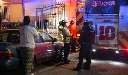Hombre resulta intoxicado por humo durante incendio de vivienda en Playas de Tij