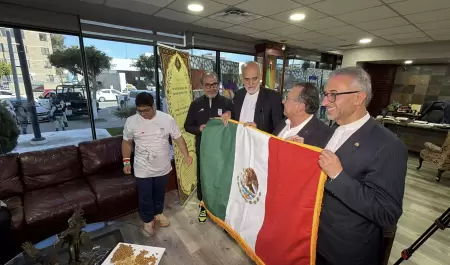 Ir�n celebra acuerdo de paz con Estados Unidos y conf�a en superar obst�culos du