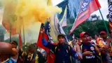 Colombianos desatan carnaval futbolero en el �ngel