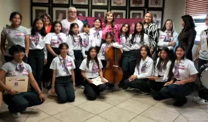 Reconoce DIF BC a la ni�ez y adolescencia de los albergues temporales de Mexical
