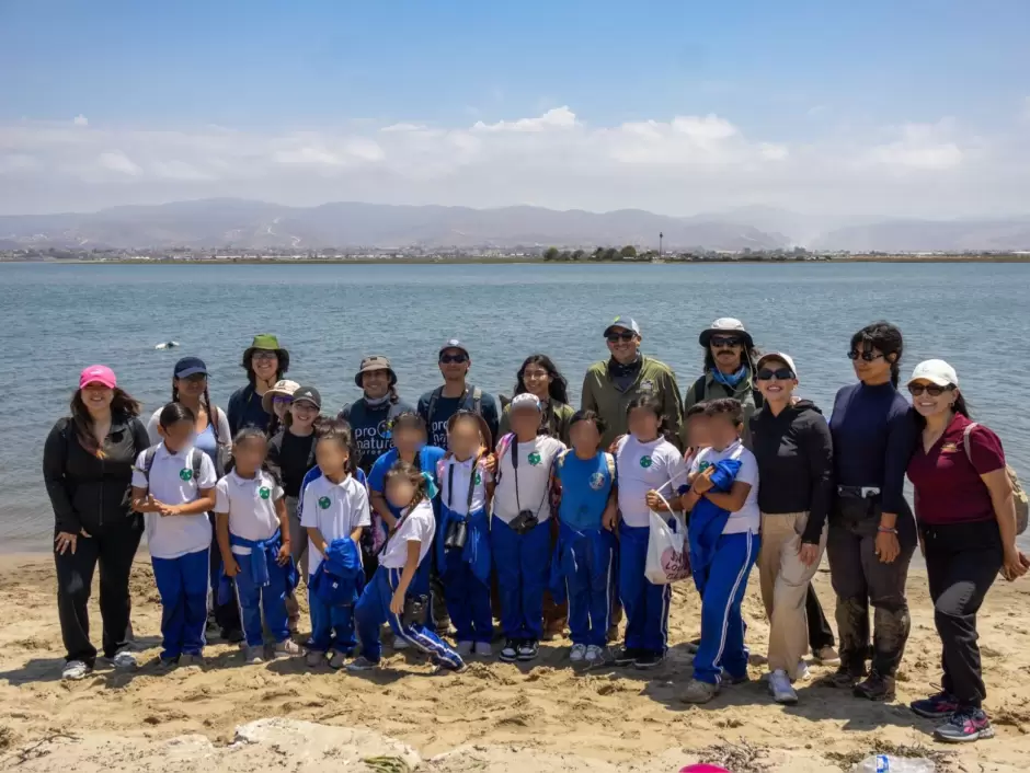 Rinden protesta niñas y niños como Guardianes Ambientales en Punta Banda