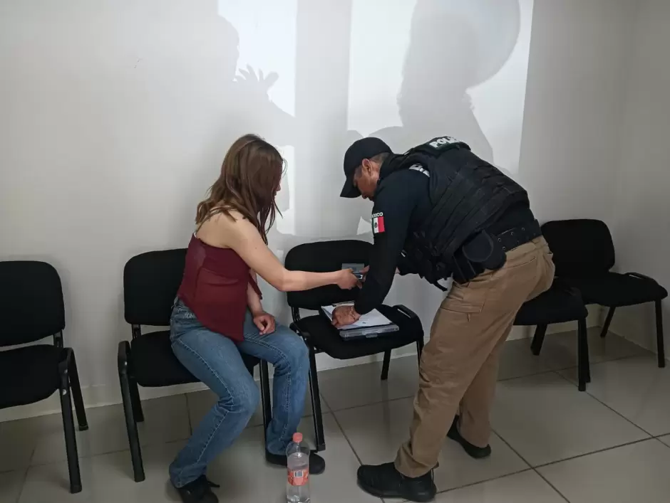 Encuentran sana y salva a adolescente con reporte de desaparici�n