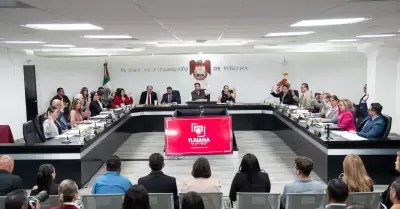 Aprueba Cabildo de Tijuana licencia temporal al presidente municipal Ismael Burg