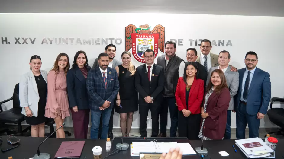 Aprueba Cabildo de Tijuana licencia temporal al presidente municipal Ismael Burgueño Ruiz