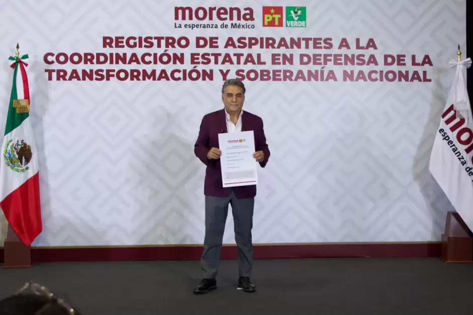 Ruiz Uribe formaliza su registro como aspirante a la Coordinación de la Defensa de la Transformación en Baja California