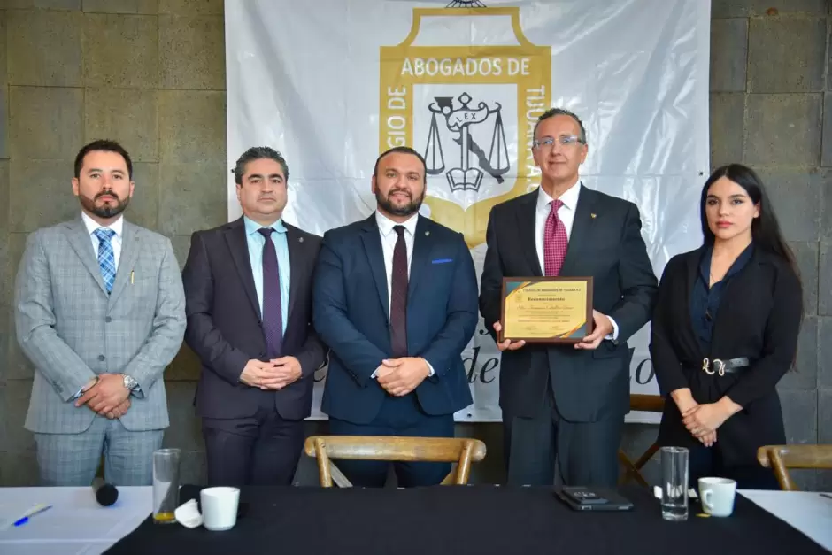 Promueve buenas pr�cticas forenses en juicios de amparo