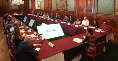 Presidenta se re�ne con gobernadores