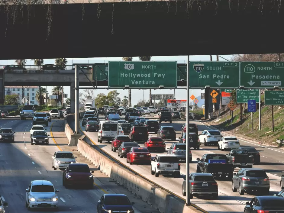 Manejar de Tijuana a Los �ngeles: la gu�a que todo bajacaliforniano deber�a leer antes de subirse al carro