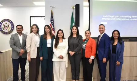 Presentan gobierno de Claudia Agat�n y COPREEN oportunidades econ�micas ante com