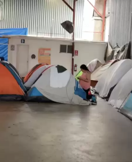 Obst�culos como falta de documentos frenan integraci�n de refugiados en Tijuana