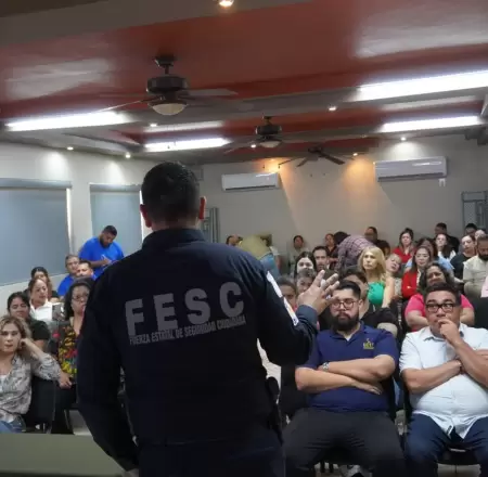 Fortalece SSCBC la prevenci�n en escuelas con capacitaci�n sobre conductas de ri