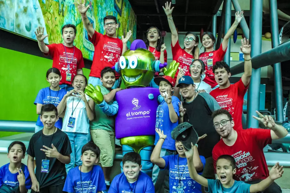 Campamento de verano con actividades de ciencia, fantasía y creatividad