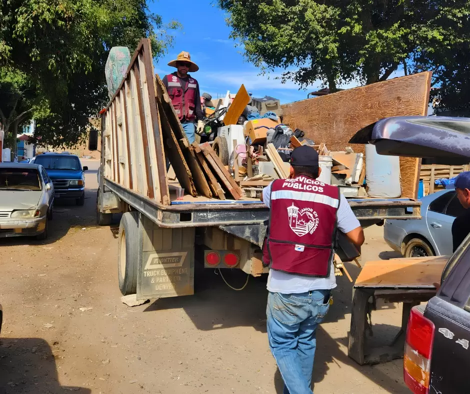 Gobierno de Claudia Agatón recolecta más de 20 toneladas de basura en Villas del Prado I y II