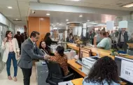 Abdiel Guti�rrez recorre oficinas de Palacio Municipal y reconoce labor del personal